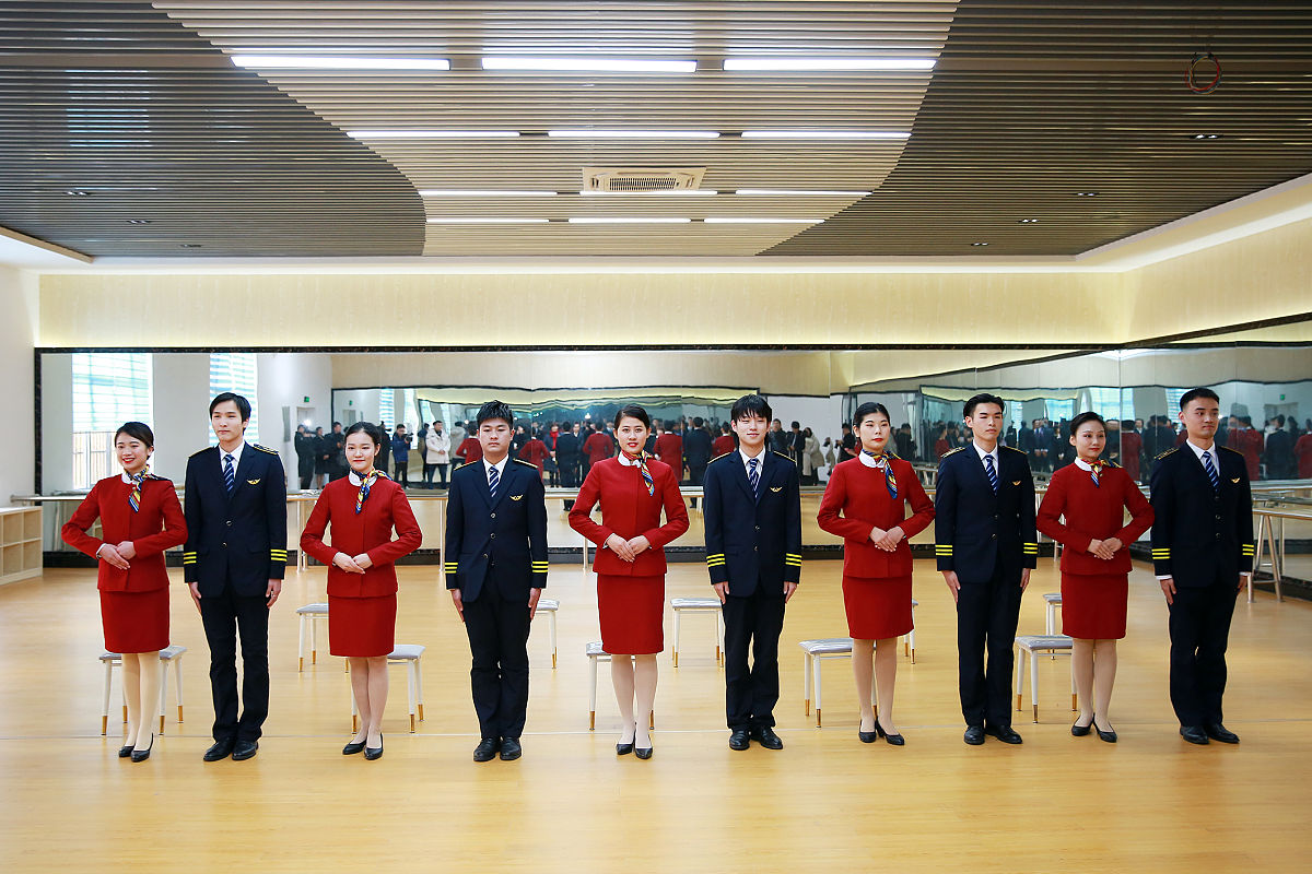 高中毕业读航空服务专业：优势与就业方向解析