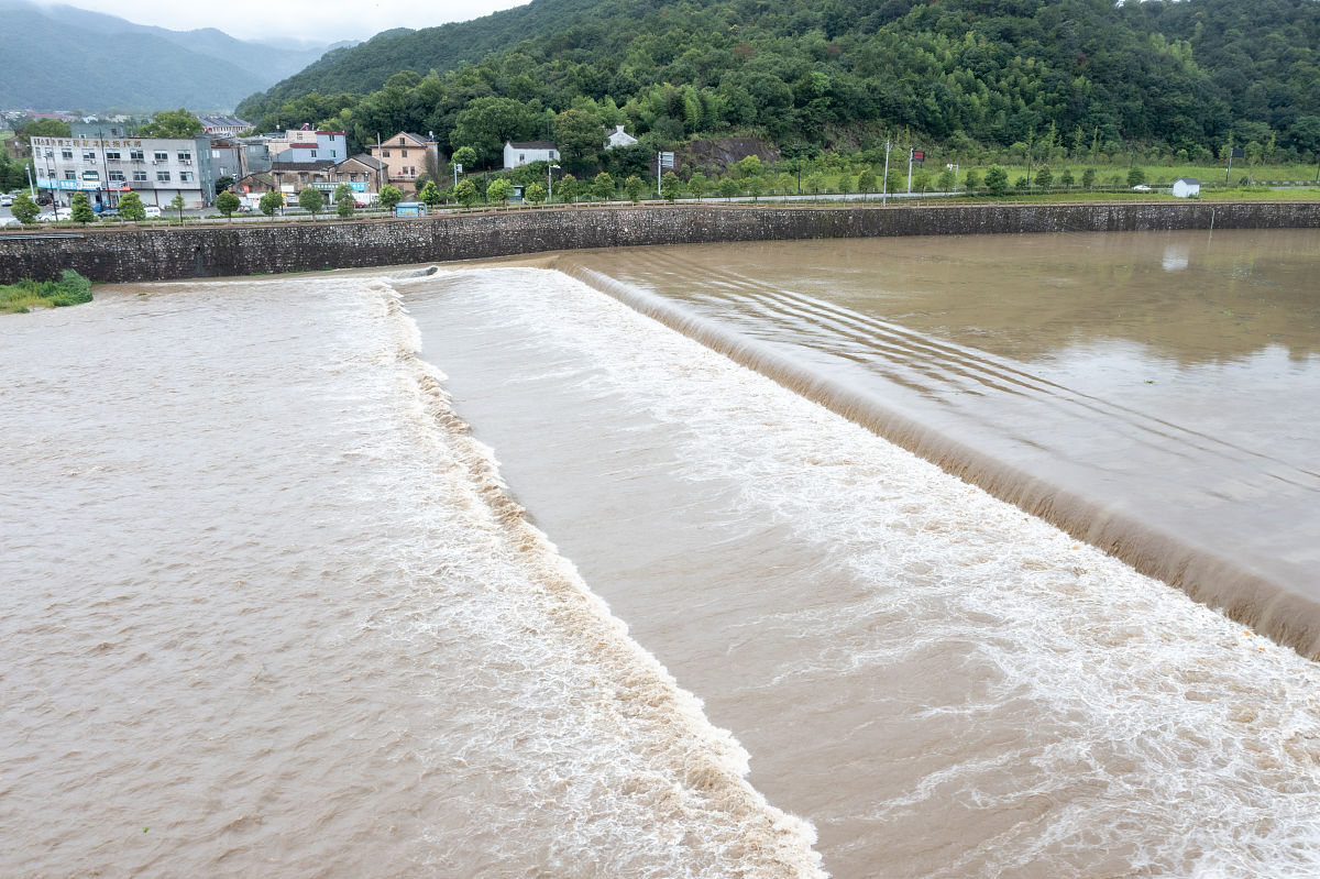 英文翻译：浙江省宁波市鄞州区杨木锲路滨江花苑28弄32号1001室