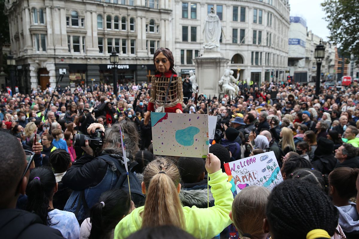 西安会议+成都晚餐，小明能赶得及吗？