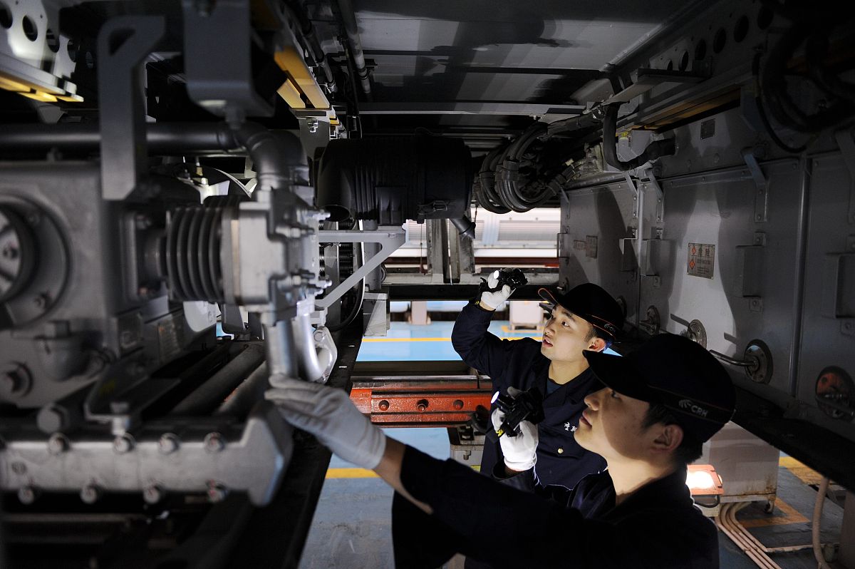 轨道运输驾驶与维修专业前景：机遇与挑战并存