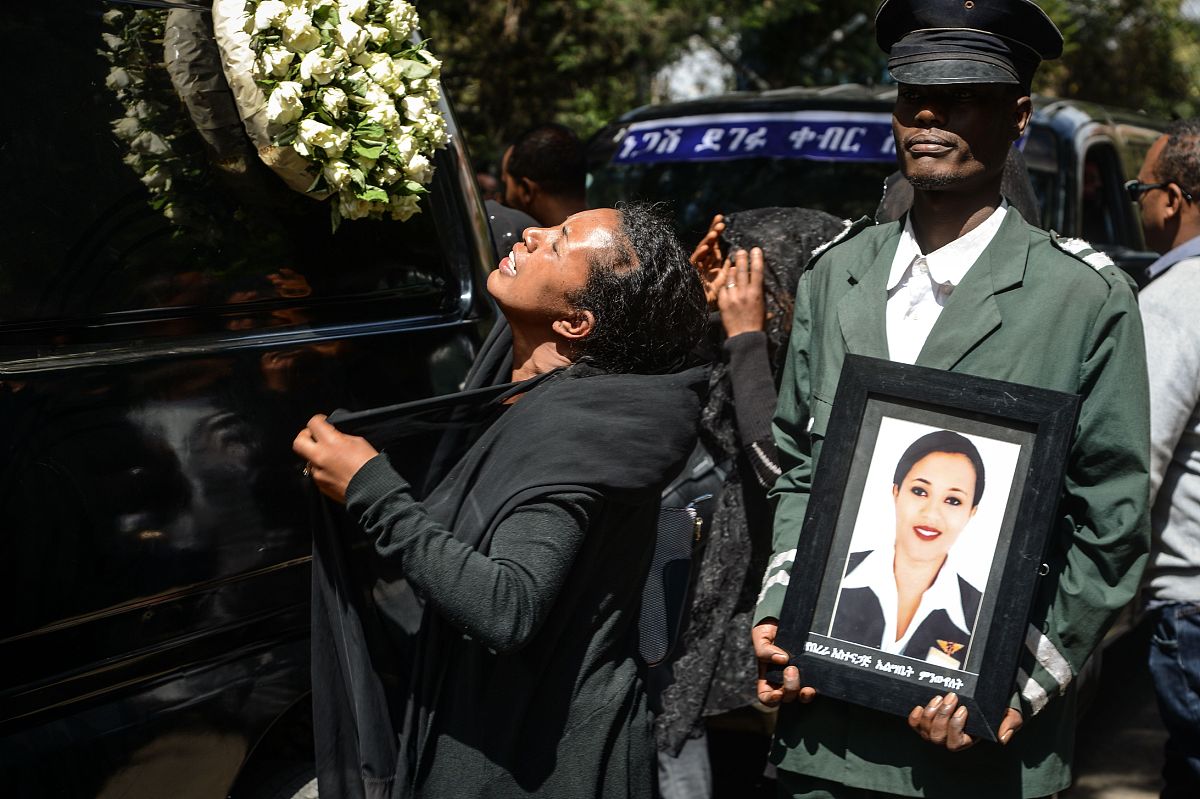 贵州航空学校详解空难事故时应遵守的自救原则