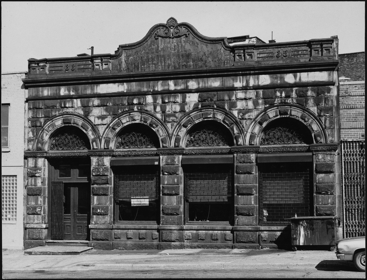 Should Old Buildings Be Preserved or Demolished? A Balanced View