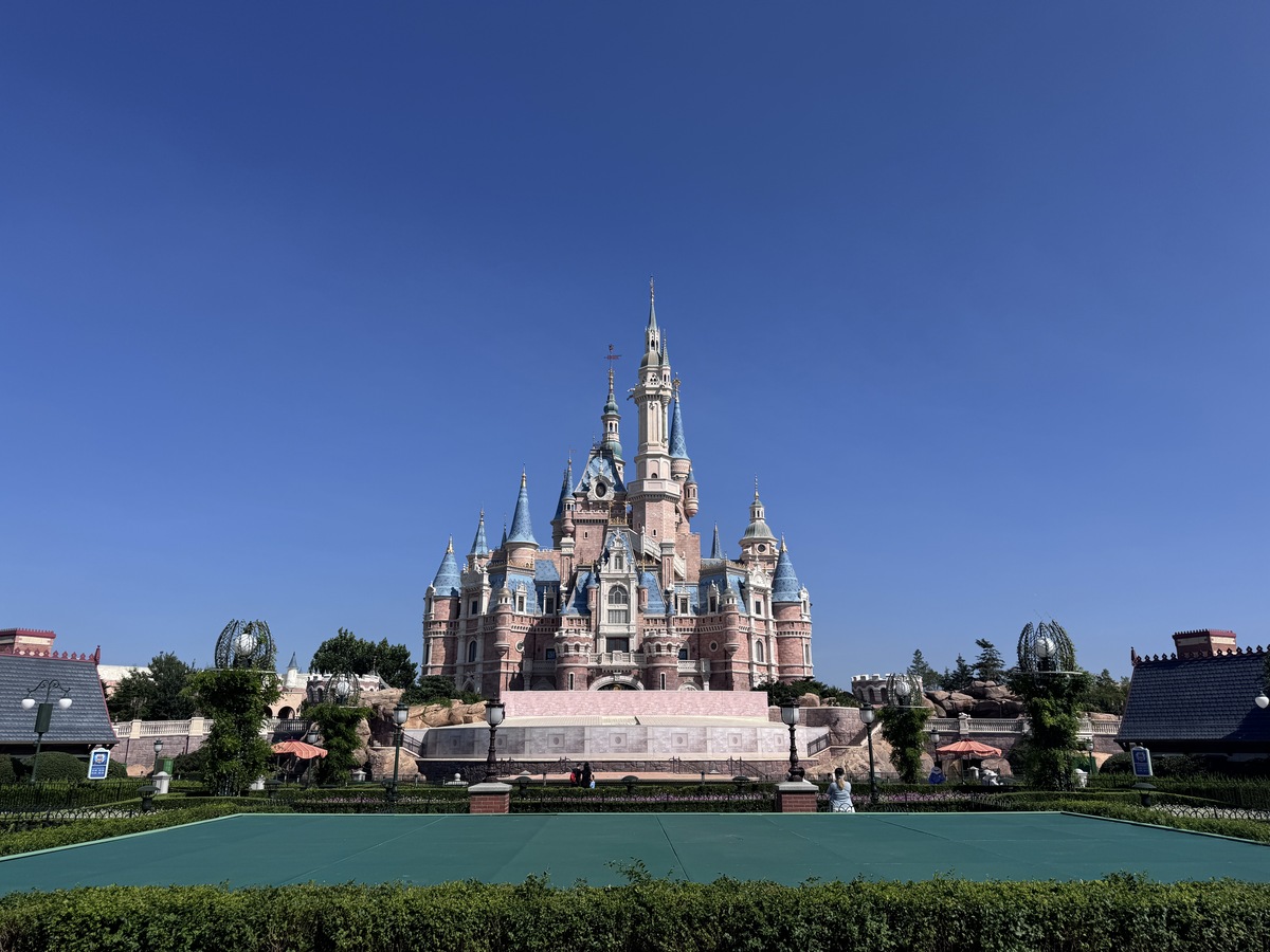 上海迪士尼乐园2日游玩攻略：精彩项目、表演与注意事项