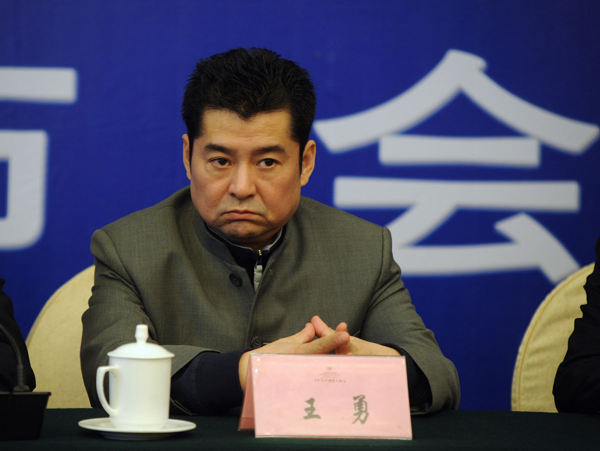莫言《红高粱家族》经典语录：'我是一个老人，你们吃饺子，却让我吃红薯干，你们的心怎么长的？' 解读