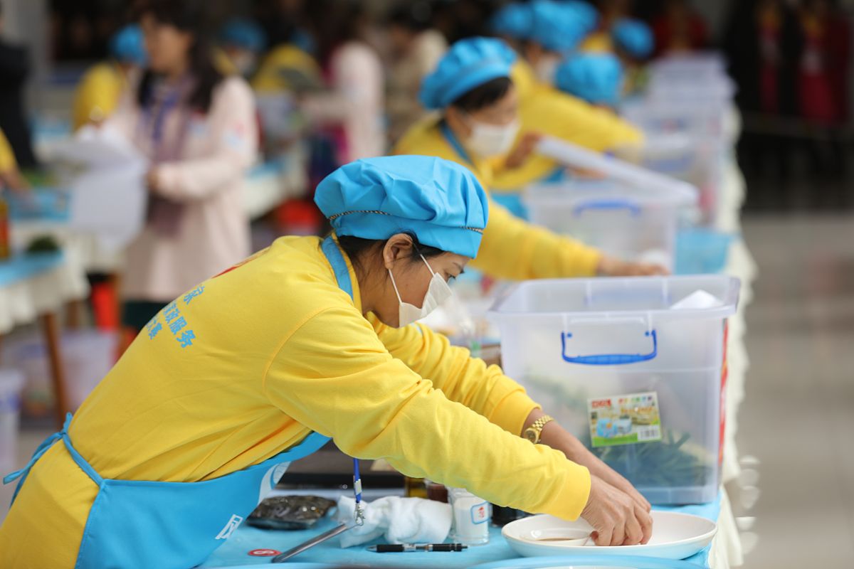 黄岩第二职业技术学校2023年招生电话：0576-xxxxxxx，培养高素质技能人才