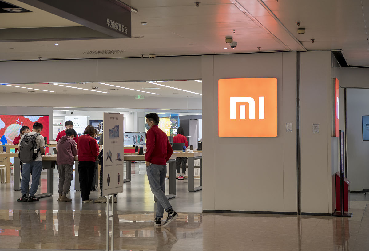 1763846956：检索现行关于参考文献的国家标准并阅读写出以本课程教材作为参考文献的标准格式。		根据国家标准《GBT7714-2015文后参考文献著录规则》以本课程教材作为参考文献的标准格式如下：作者书名版本号出版地：出版社出版年份例如：张三计算机基础第二版北京：清华大学出版社2019注：如果参考文献中有多位作者可采用作者1作者2或作者1等等方式表示。如果参考文献中没有版本号则不需要写入。如