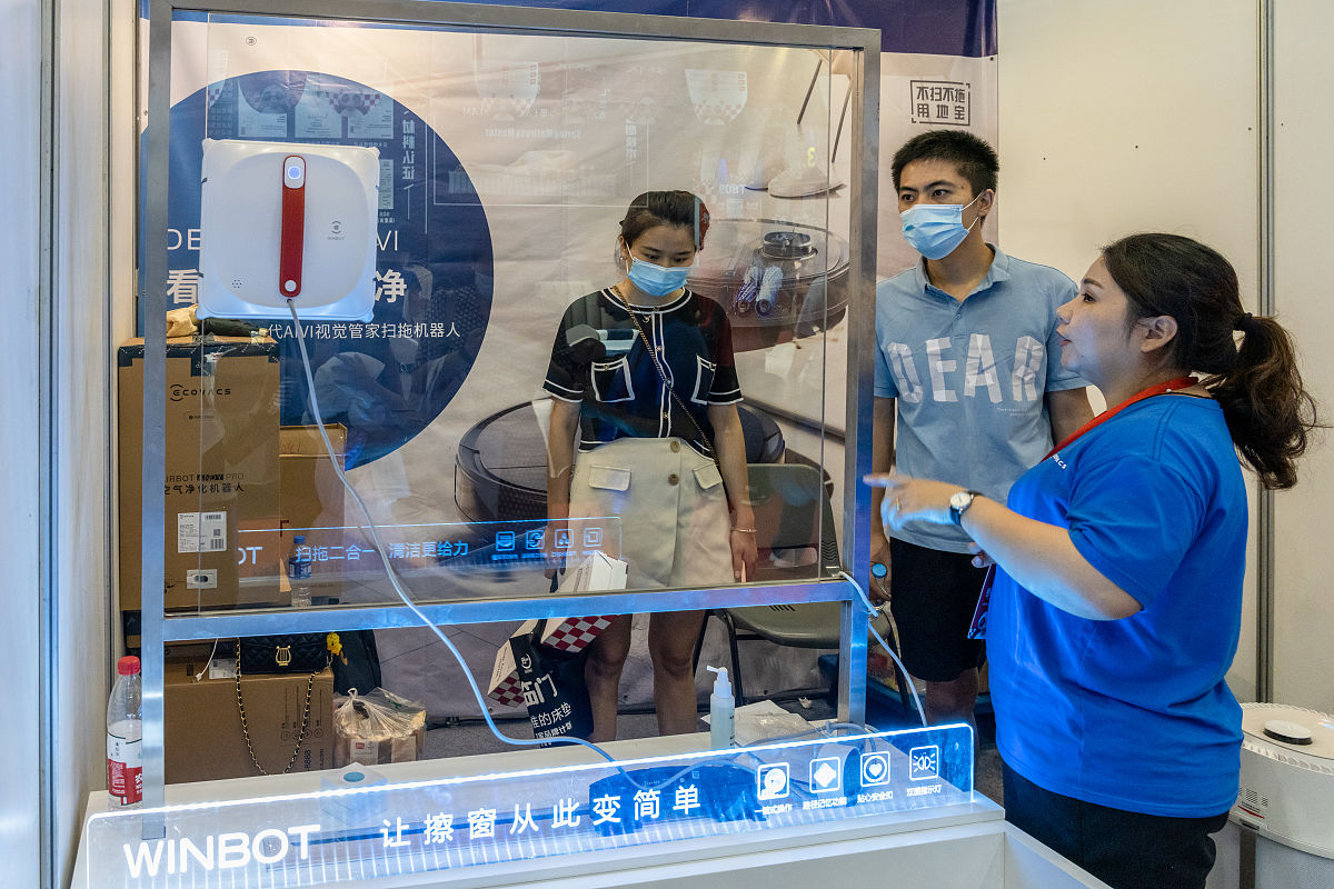 科沃斯擦窗机器人使用教程：轻松擦拭窗户不留痕