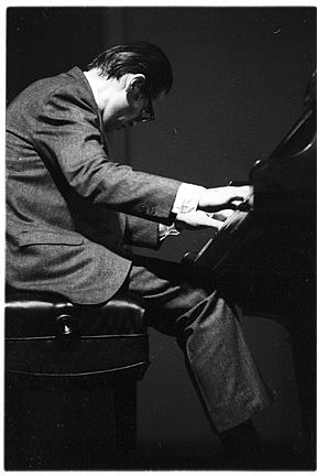 坂本龙一：日本音乐传奇，电影配乐大师