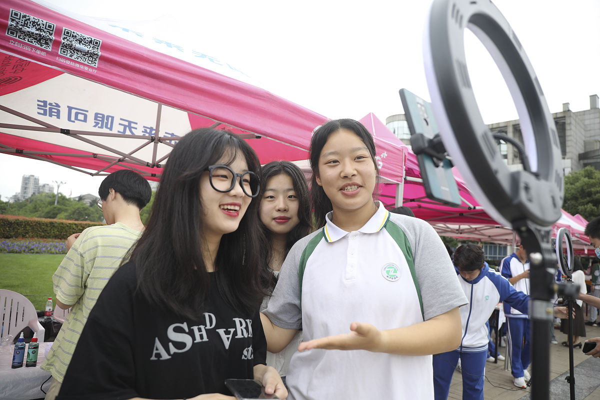 成都科华职业技术学校招生办联系电话、地址 - 培养高素质职业人才