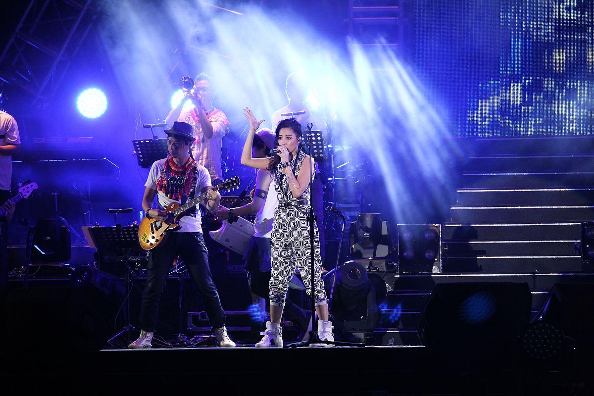 2015年4月5日,台北,原味狂潮音乐祭演唱会a-lin 黄丽玲 ,