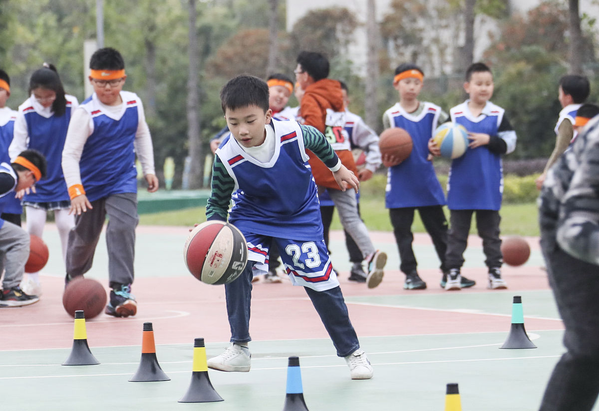 小学篮球教学：培养学生体育素养的有效途径