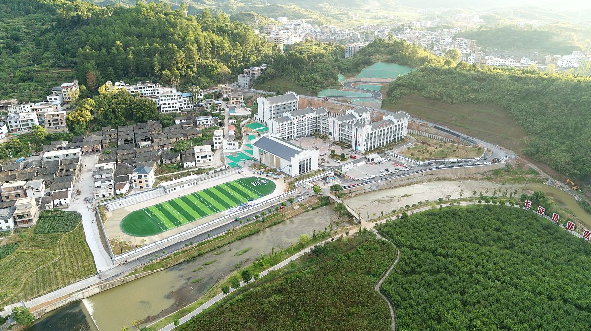 宜宾县高场职业中学校地址在哪里