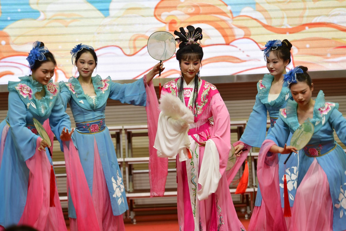 嵊州越剧艺术学校2022年专业设置：表演、编导、音乐、传承等