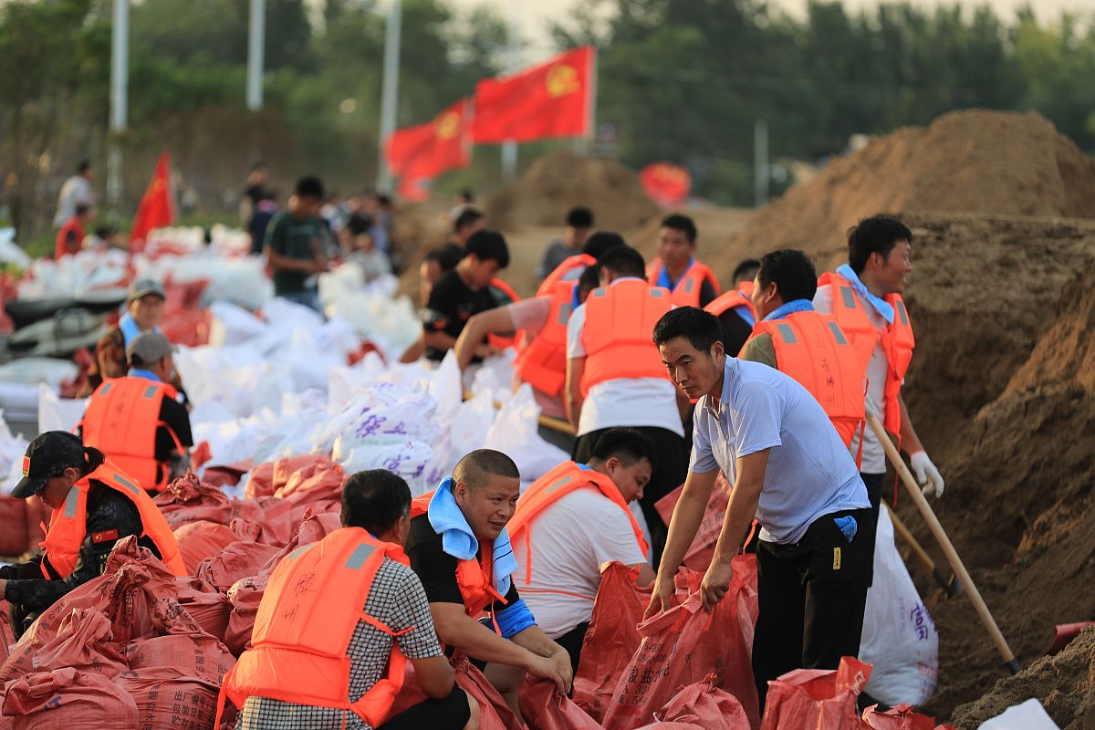 抗洪救灾背后的英雄：揭秘相关部门的默默付出