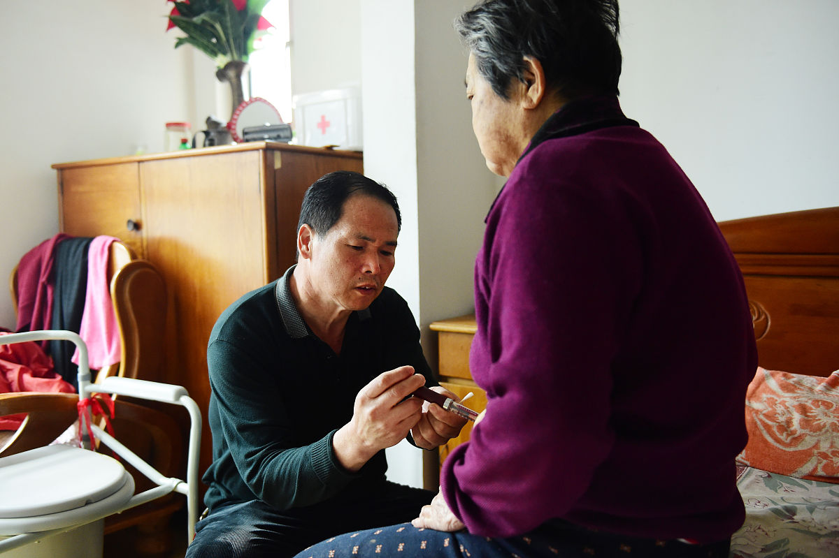 无人与我歌词完整版 - 孤独思念的伤感歌曲