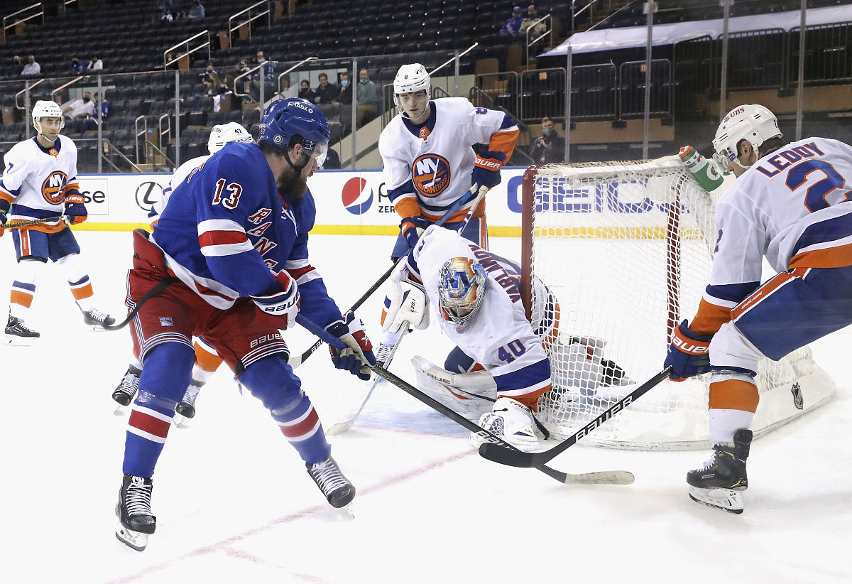 new york islanders' semyon varlamov (40) makes a save on new yor