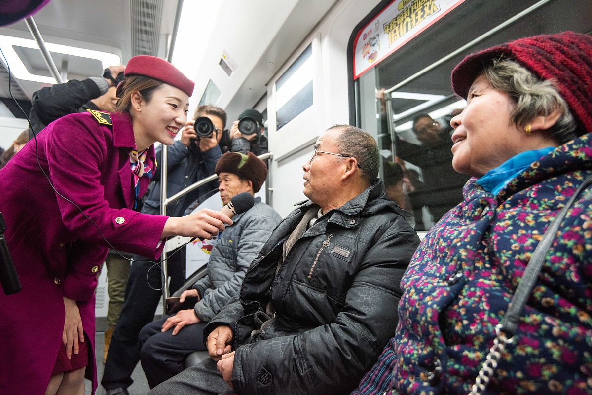 如何成为头部主播？直播运营专家教你月赚百万，买豪宅！