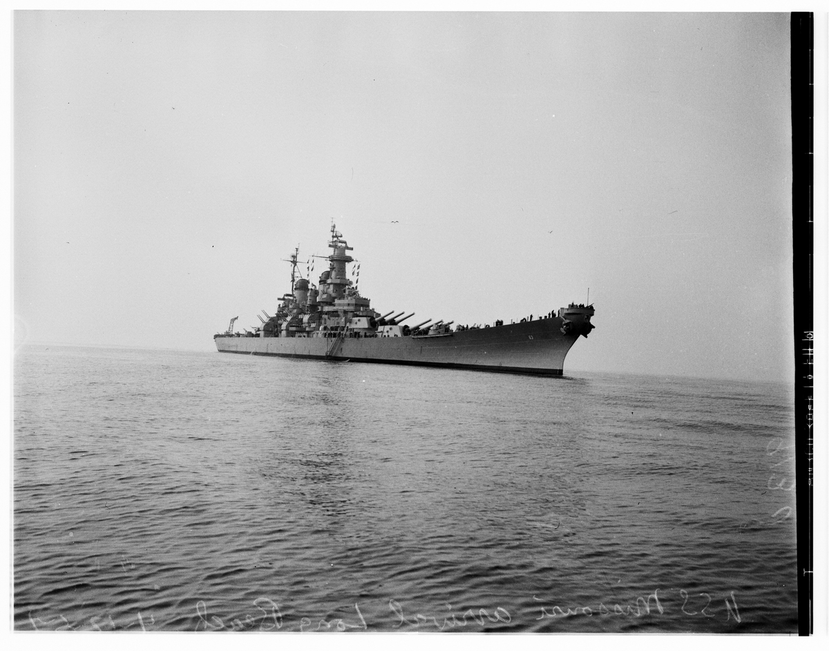 请帮我整理美国二战期间所有参战的军舰包括驱逐舰、巡洋舰、战列舰和航空母舰