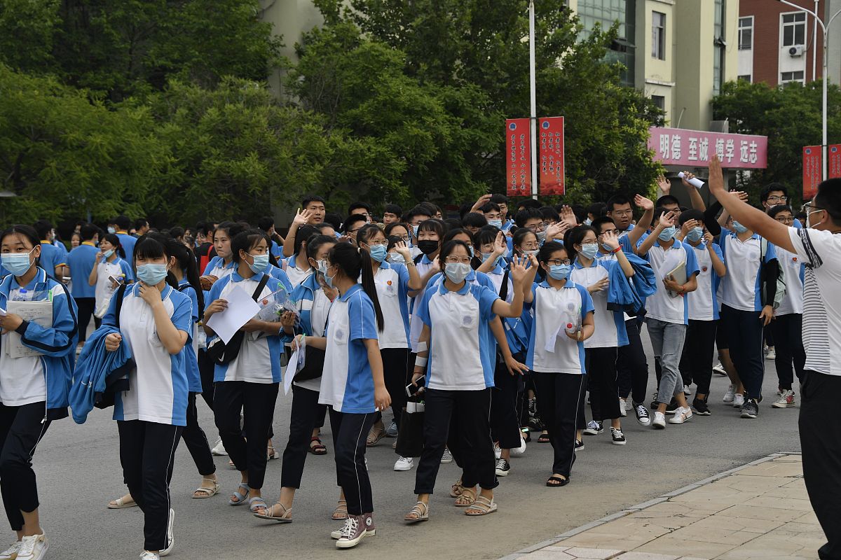重庆市潼南区闇公职业高级中学校服装设计与工艺专业就业前景如何