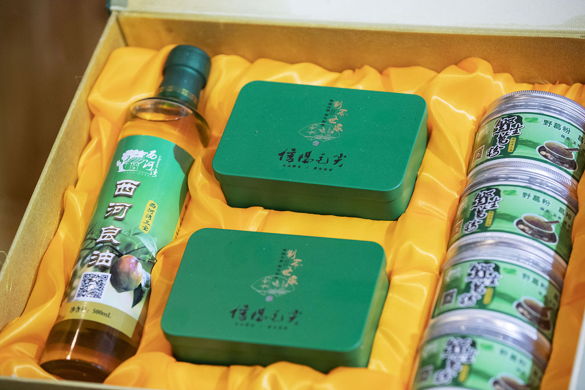 百草油包装设计：突出天然健康，提升产品竞争力