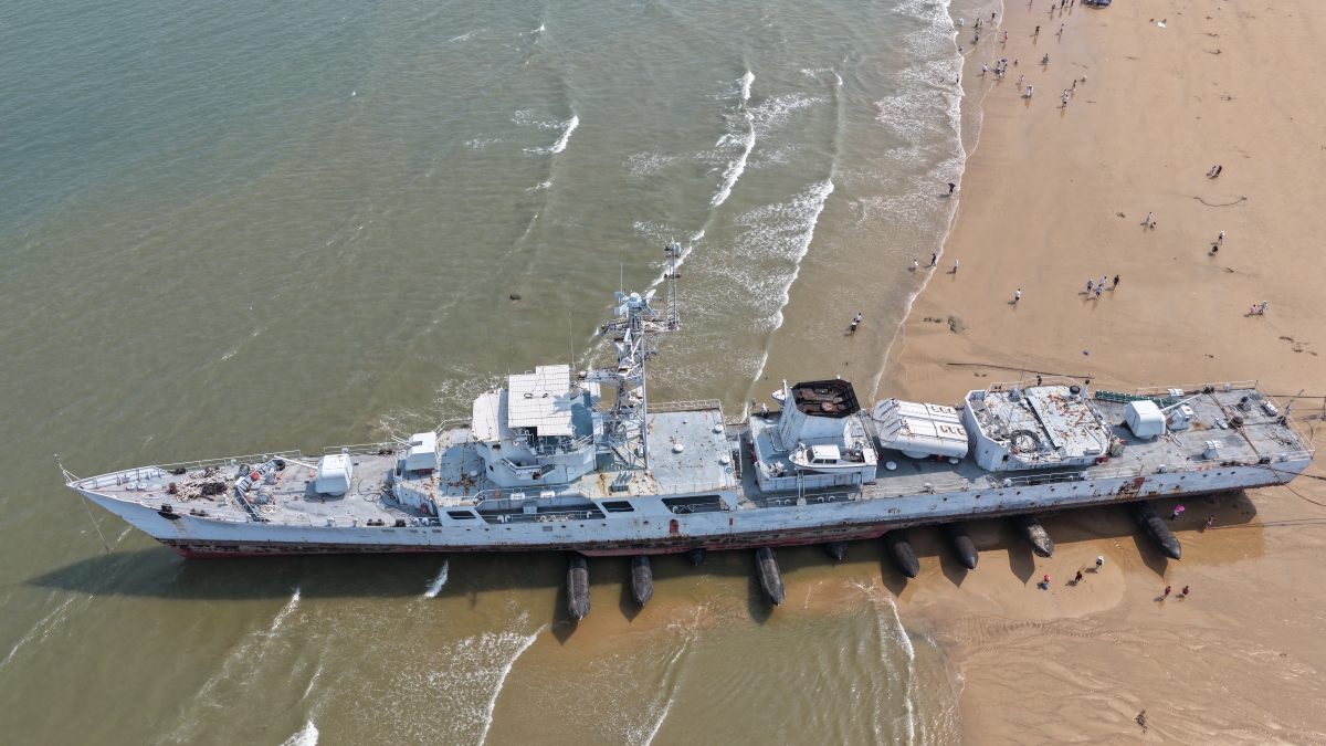 伊朗海军驱逐舰盘点：数量、种类及型号详解