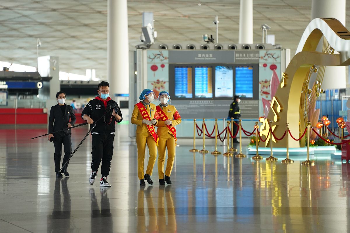 汾阳航空高级职业中学专业设置：飞行器维修、航空服务、航空运输管理等