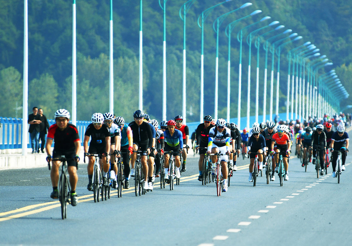 杭州亚运会千岛湖赛区：骑行天堂，尽享亚运风采