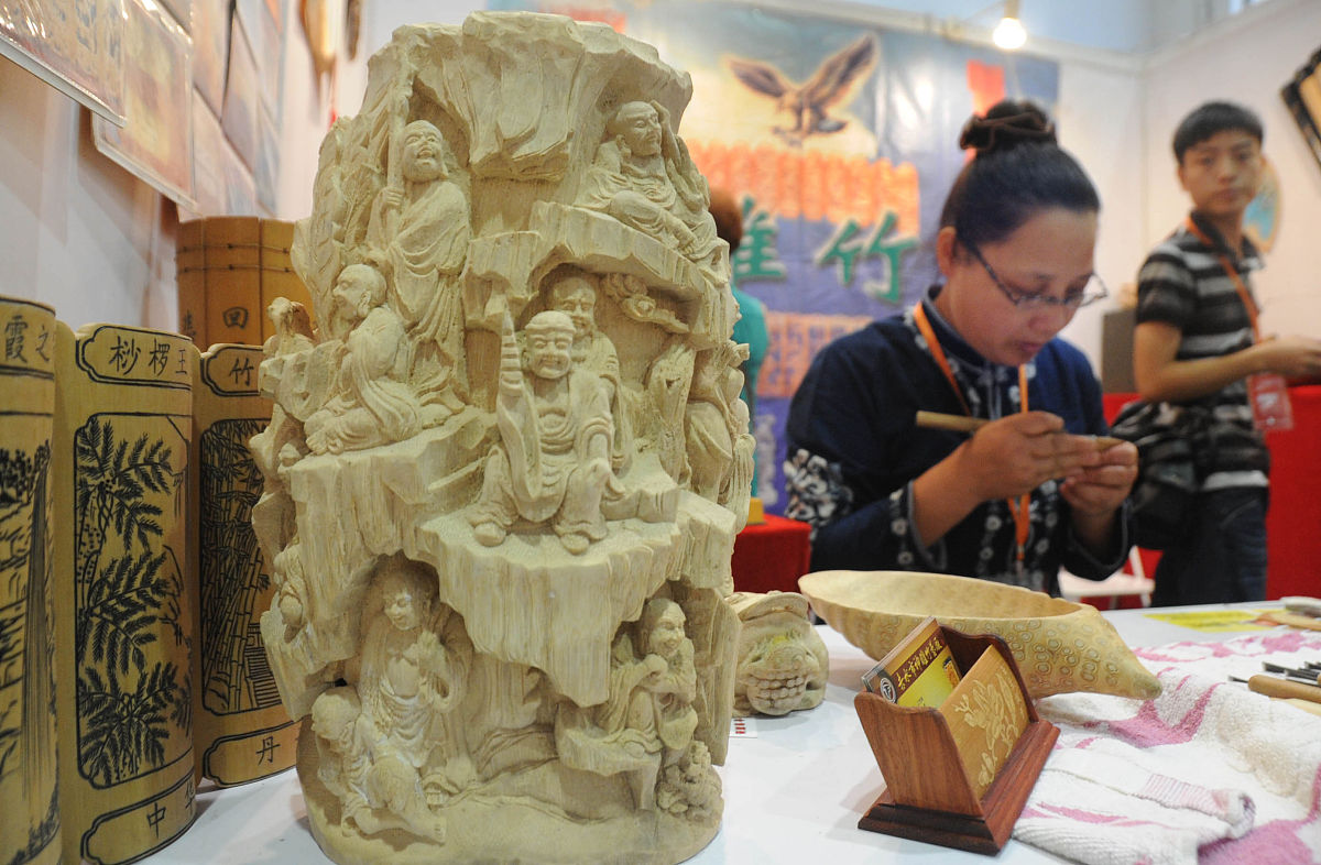 2011年7月2日,首届中国竹制品博览会在上海光大会展中心盛大开幕.此次