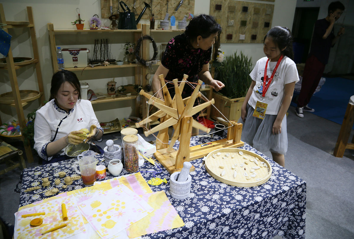 成都幼师学校学前教育专业毕业就业方向：幼儿园教育