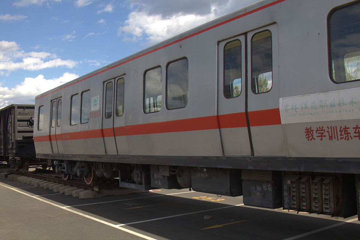 初中毕业生适合读铁道车辆专业吗？