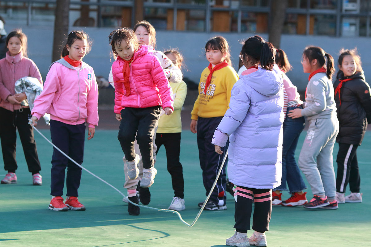 小学生跳绳表演赛