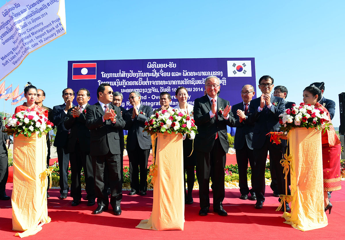 请写一句中国和柬埔寨友好交流的标语