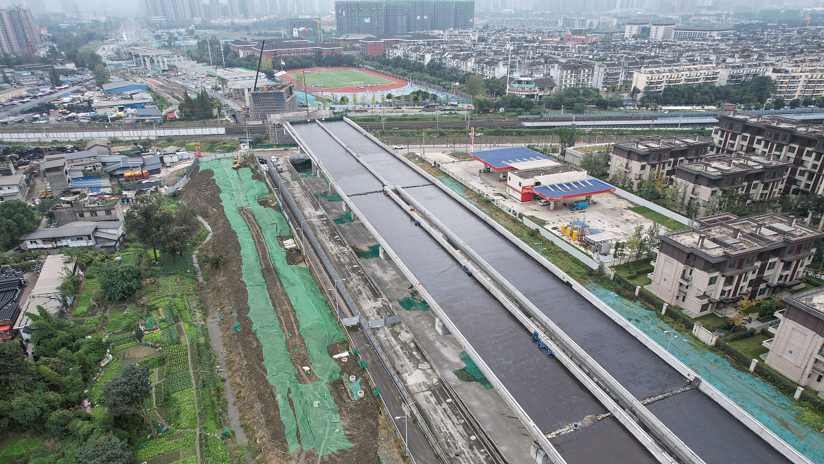 文章内容是建筑企业在成都公路工程三级资质办理