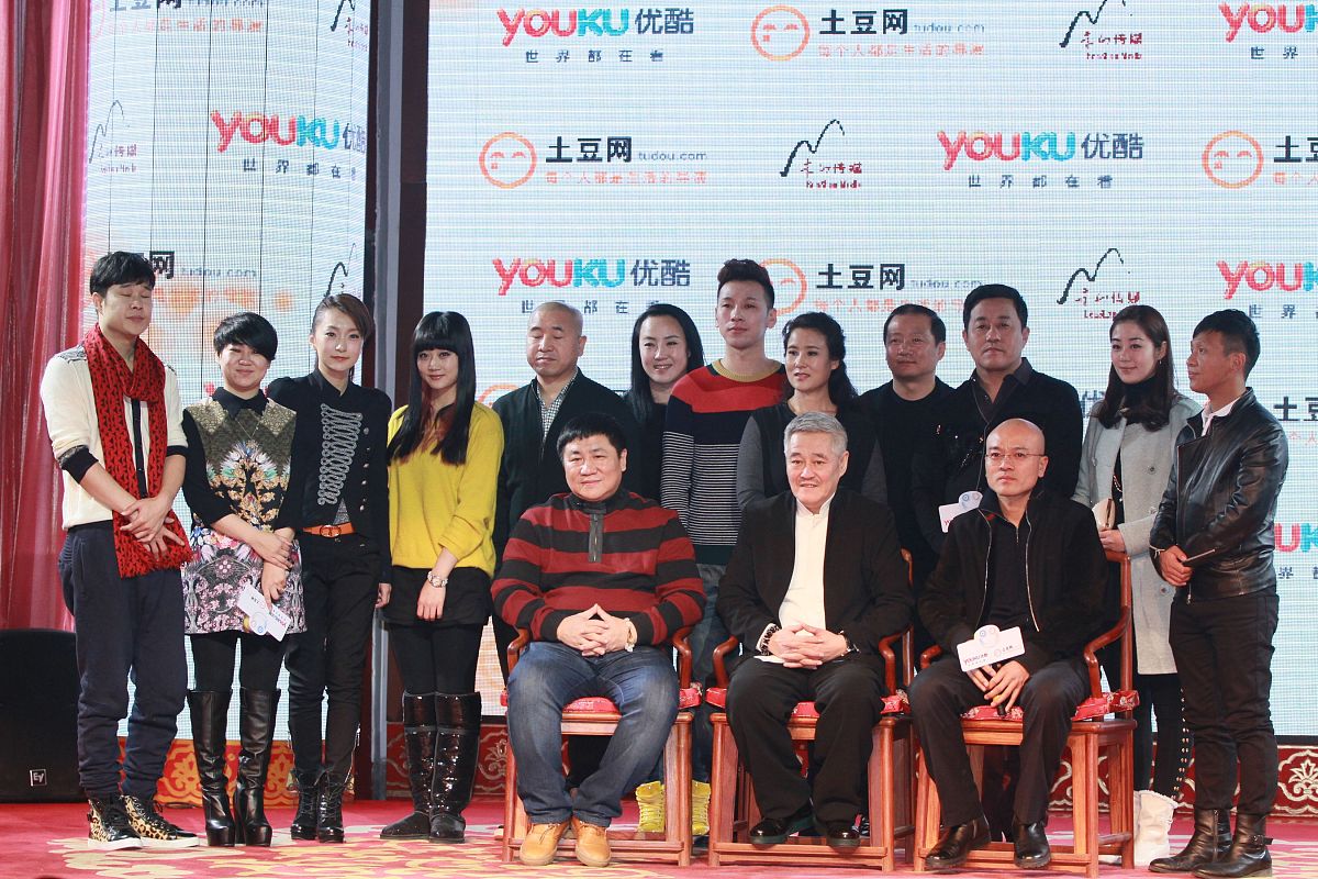 李勇翔火锅店启动追爱仪式，公开追求周亚西