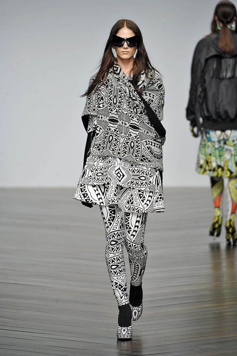 一番近い 言い聞かせて 中文翻译