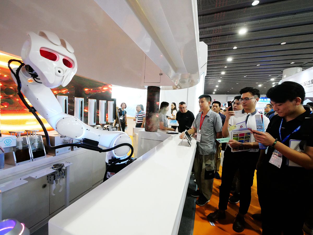 跨越距离，一起玩《Minecraft》：我和朋友的线上冒险