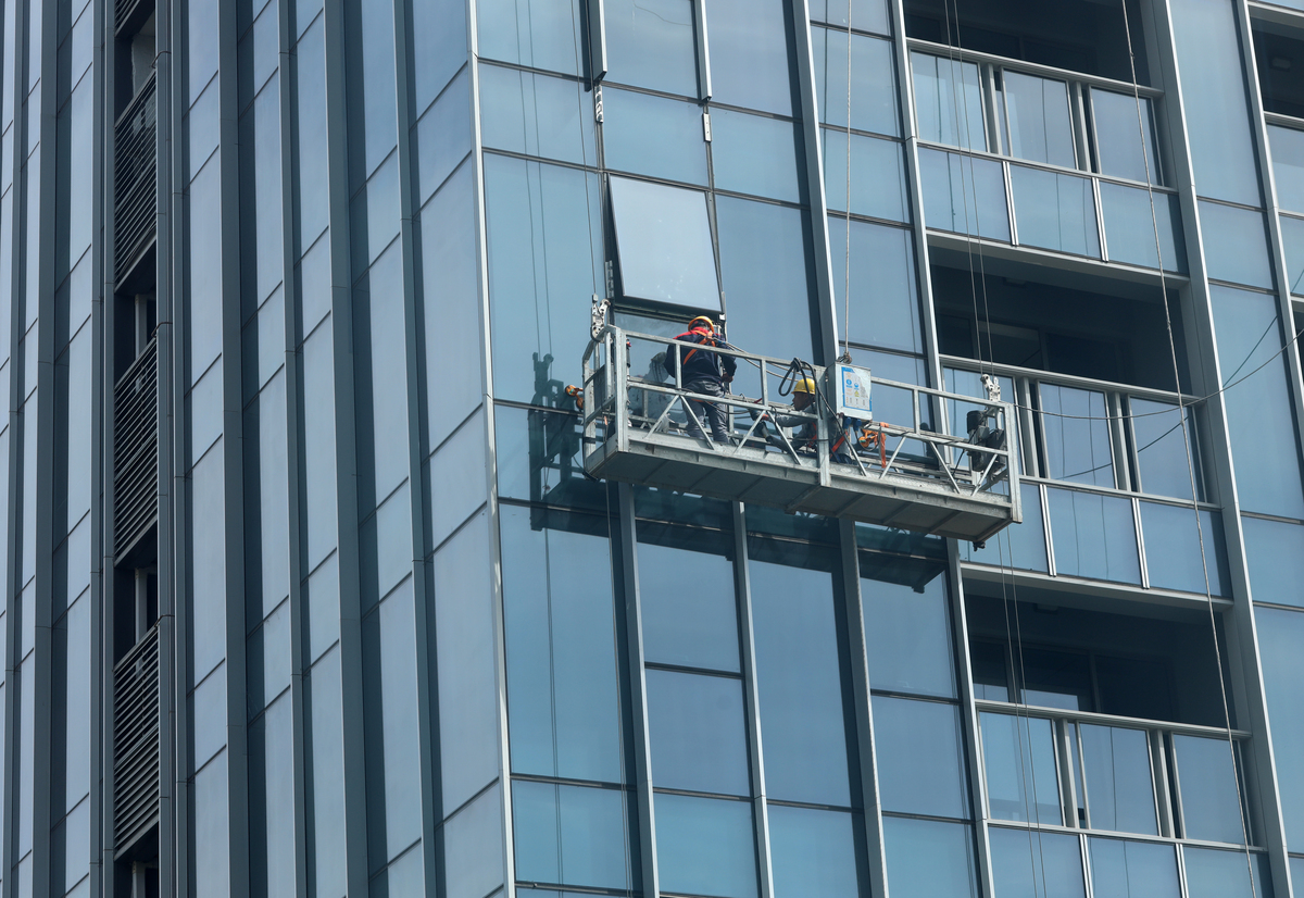 高空清洁公司名称大全：外墙清洗、玻璃幕墙、钢结构维修、广告牌安装等服务