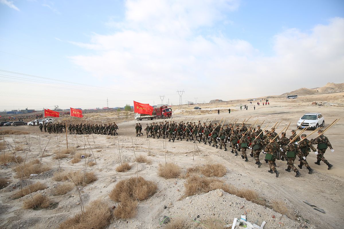 面对沙尘能想到新中国的什么