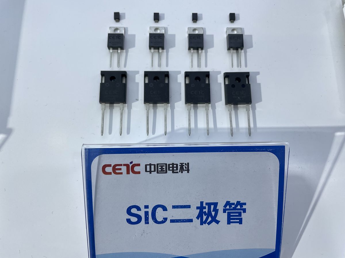 已知某计算机控制系统中液位传感器的测量范围是01m~103m系统采用的AD转换器是8位转换器某一时刻传感器的输出值为0x0a请计算出该时刻系统传感器输出的液位高度。