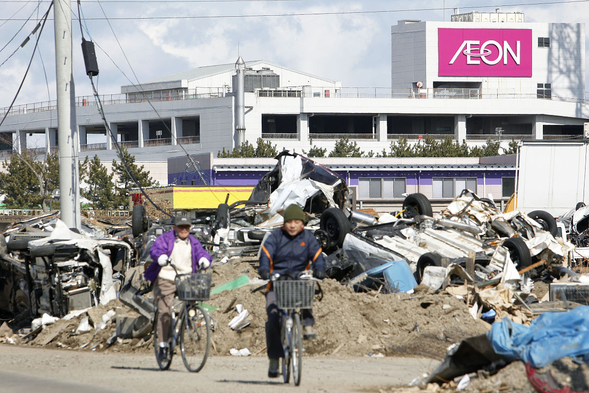 我想如果我是护理人员时我的东西被破坏了。我会要求佛罗里达州进行审查看看谁是对手。自飓风伊恩以来在没有社区合作的情况下在那些风暴发生时到我家努力工作是不公平的。