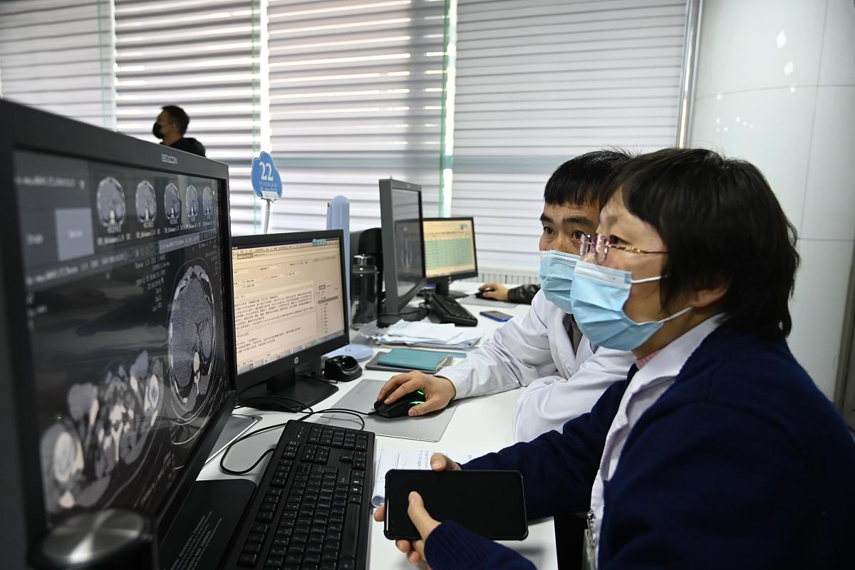 论述医学影像学对普查领域的影响写成一段话形式不少于300字。