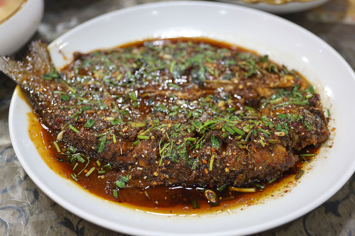 家常煎鱼做法，鲜香美味，简单易学！