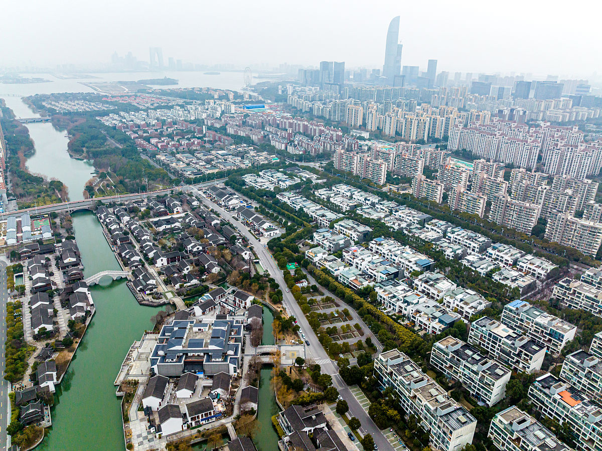 2022年2月15日,江苏苏州工业园区,航拍斜塘老街.