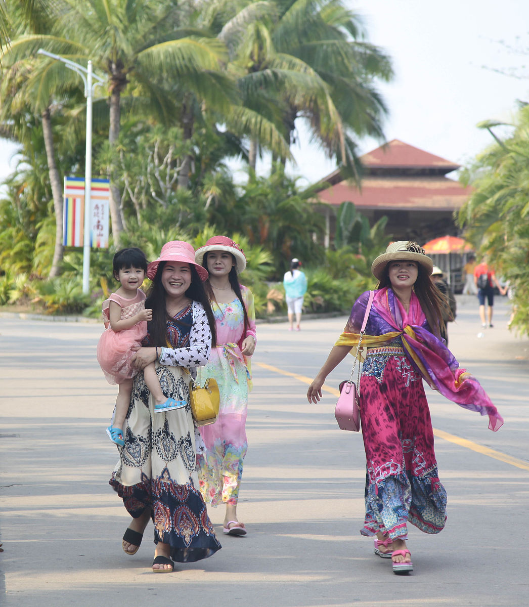 整理一下变成自己的话2、剔除浏览人数低于 2000 的游记以阅读量多少进行排名刷选；3、对于游记字数少于 1000 字游览路线不够完整、游记内容流水账无逻辑的文章进行删除；4、删掉与三亚旅游相关性较低的游记部分游记虽然提及了三亚但主要内容是记录的是万宁、陵水景区的游记内容；5、我们只选择记叙文基于网络文本分析的三亚旅游目的地形象感知研究排除视频和纯图片等记录的游记；6、明显有三亚酒店、景点介绍推广