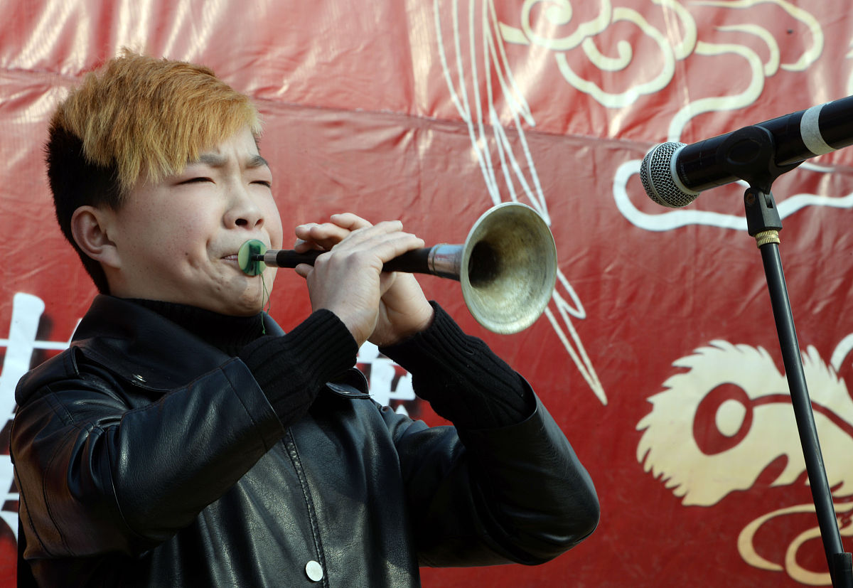 学吹唢呐最快的方法帮我用200字详细描述