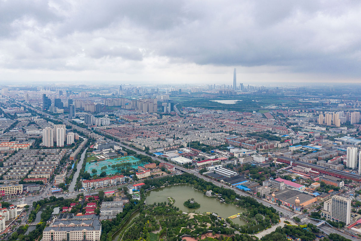 2021年7月12日,天津,雨后天空出现阴云.