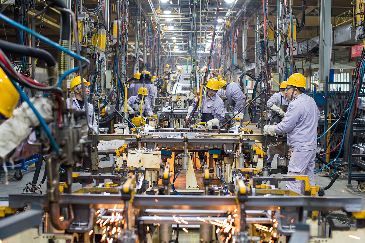 基于规模效率角度阐述宁德时代规模优势如何不低于500字