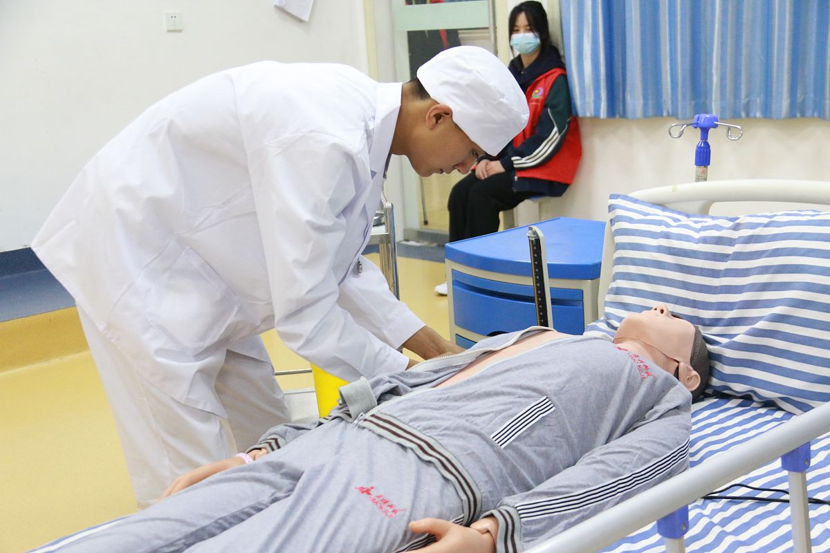 贵州工商职业学院药品生产技术专业就业前景分析