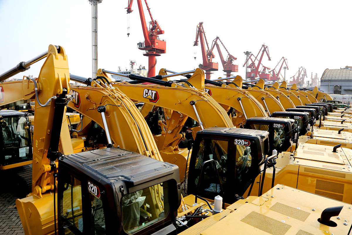 铲车龙工855D标臂的跟长臂的配重是不是一样的