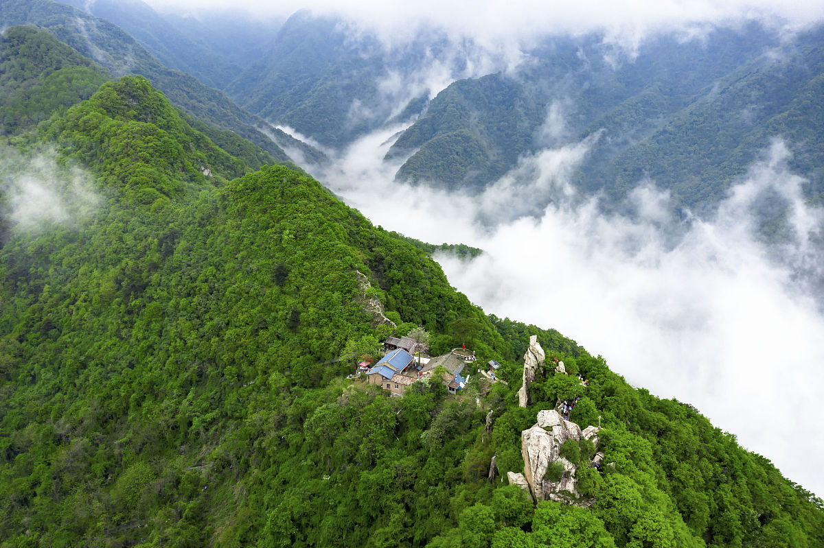 2021年5月3日,西安长安区,雨中秦岭青山.(如若下载使用,请务必署名:曾